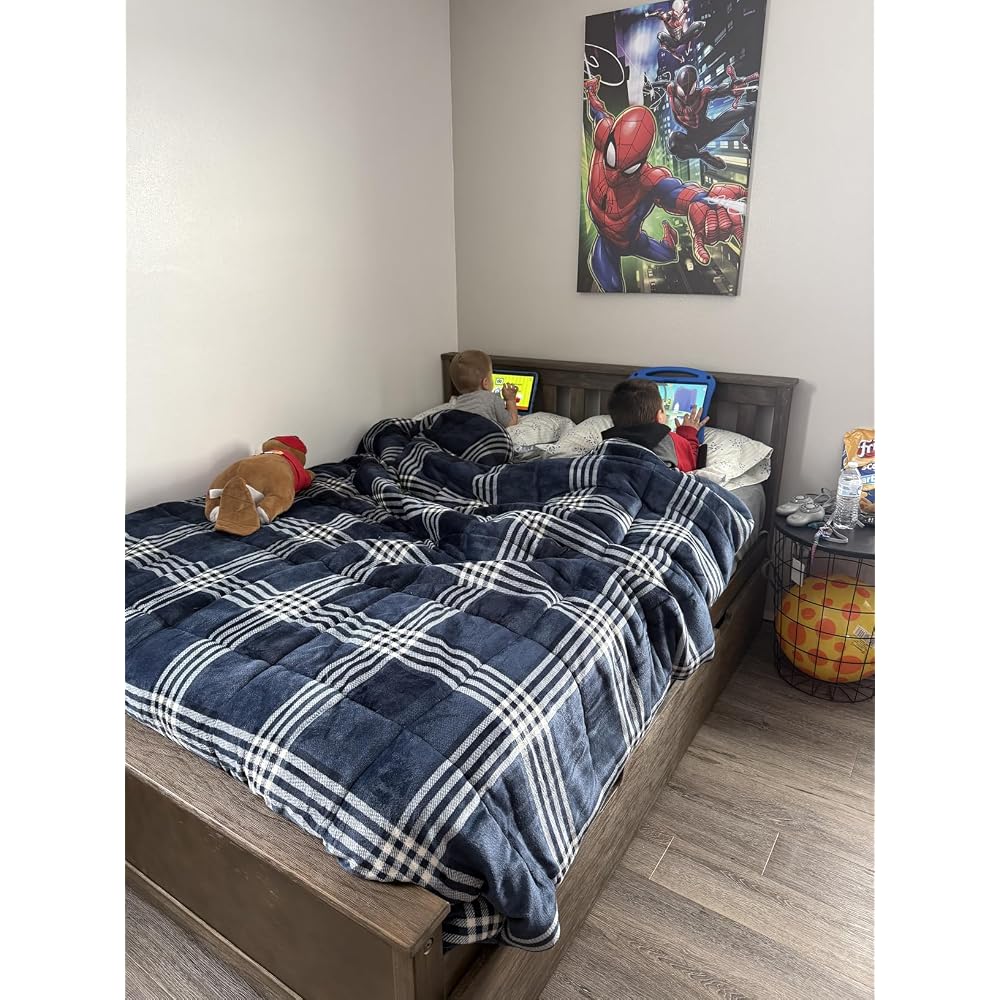 Max & Lily Twin Bed, Wood Bed Frame with Headboard for Kids with Trundle, Slatted, Blue
