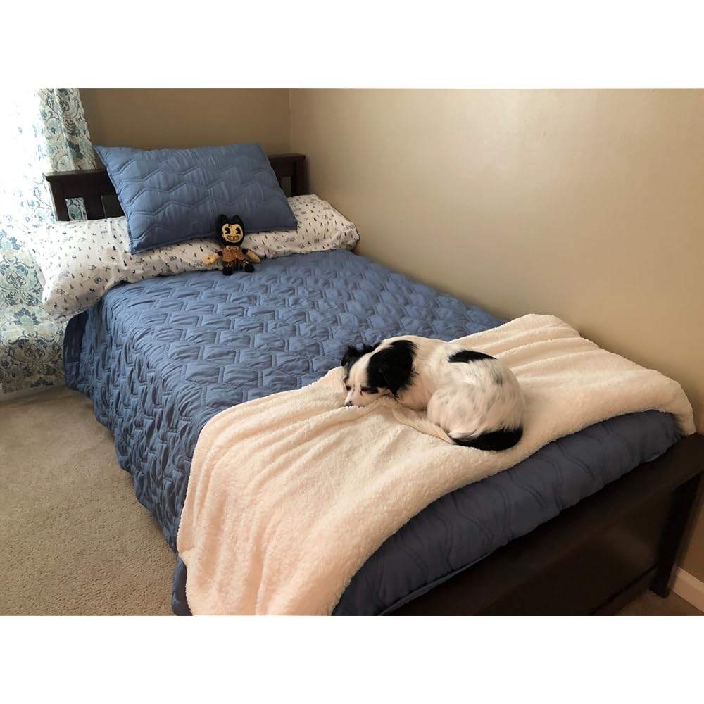 Max & Lily Twin Bed, Wood Bed Frame with Headboard for Kids with Trundle, Slatted, Blue